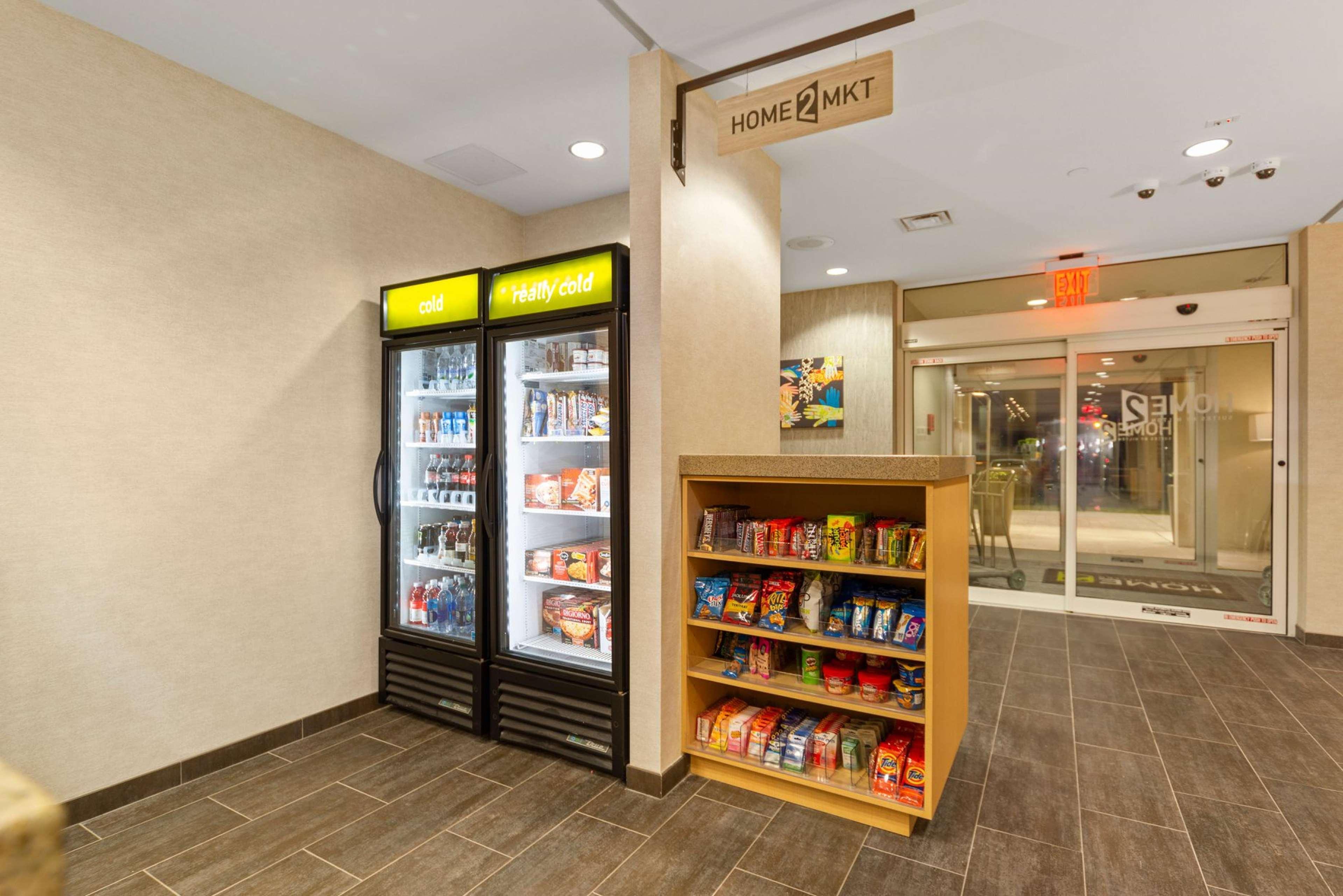 Home2 Suites By Hilton Newark Airport Exterior photo