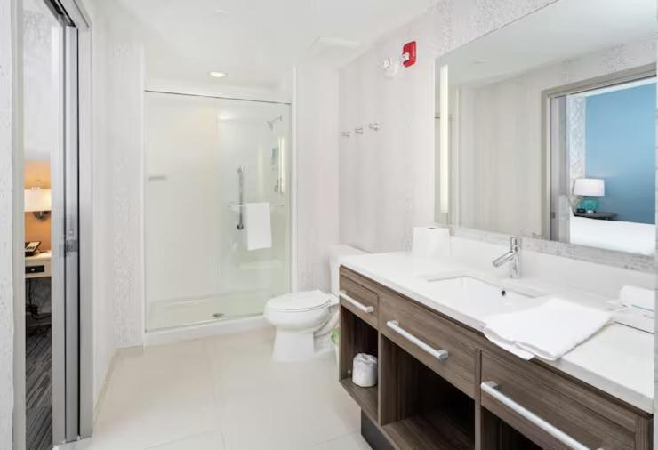 Home2 Suites By Hilton Newark Airport Exterior photo