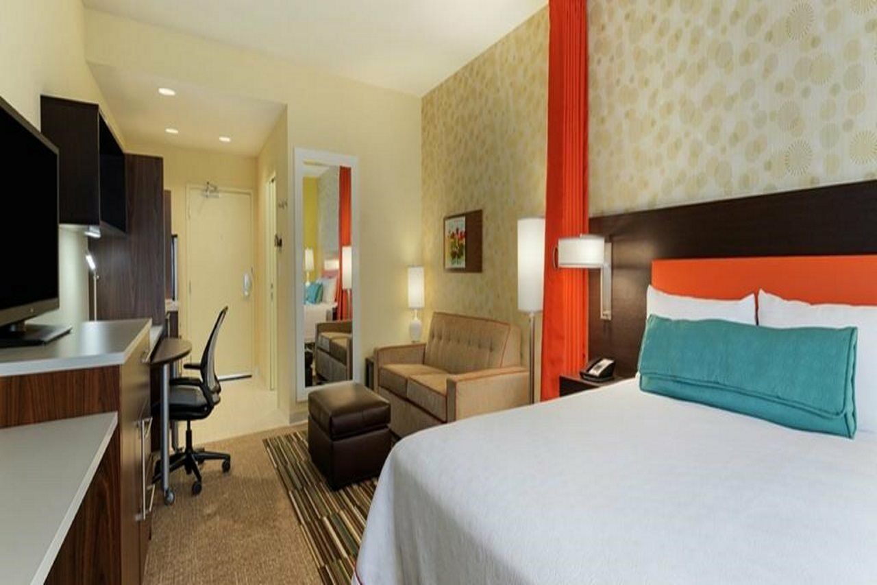 Home2 Suites By Hilton Newark Airport Exterior photo